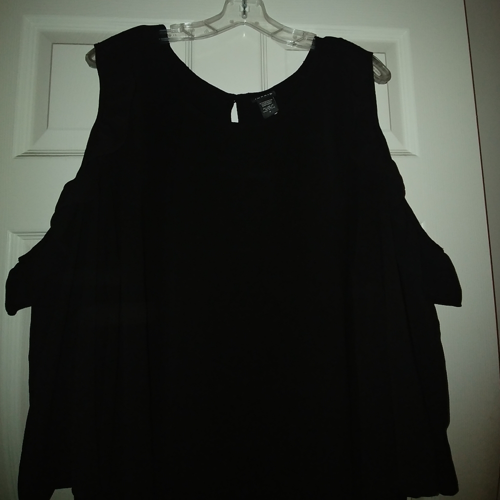 Cold-shoulder blouse